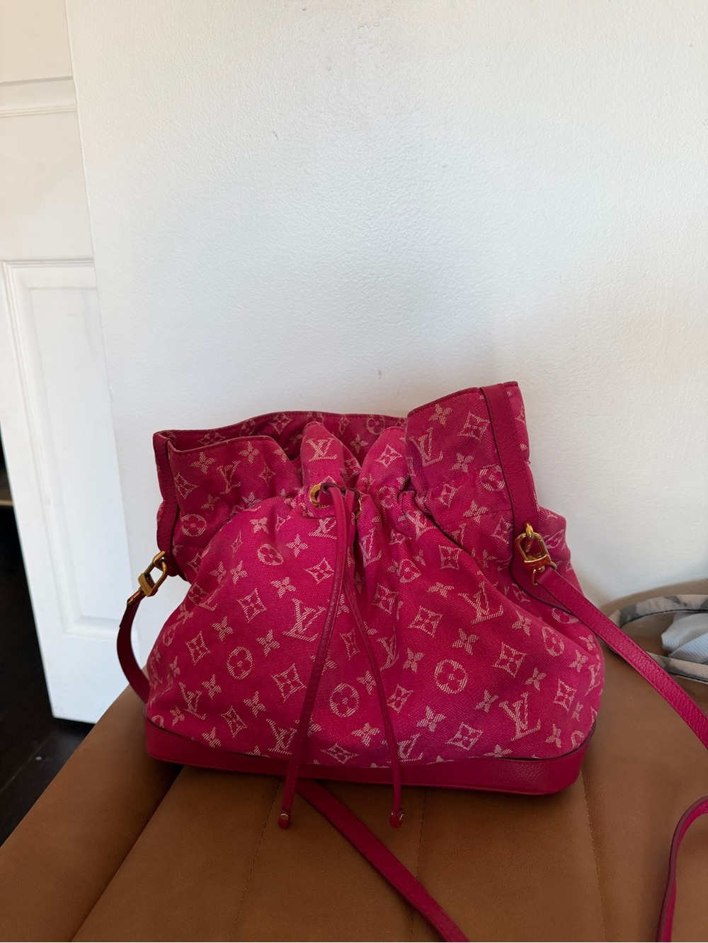 Vintage Louis Vuitton Fuchsia Monogram Shoulder Bag
Minor residue on inside
